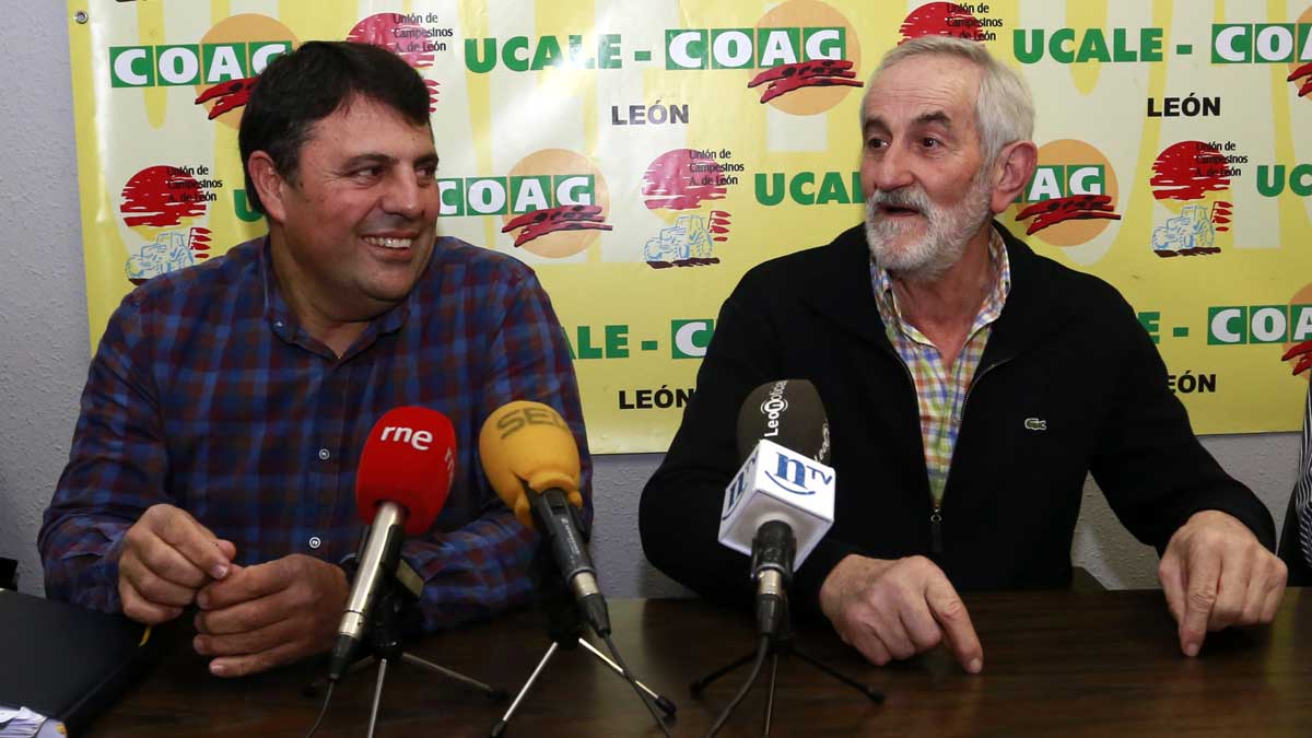 El secretario general de Ugal-Upa, Matías Llorente (D) y el presidente de Ucale-Coag, Apolinar Castellanos (I). | ICAL
