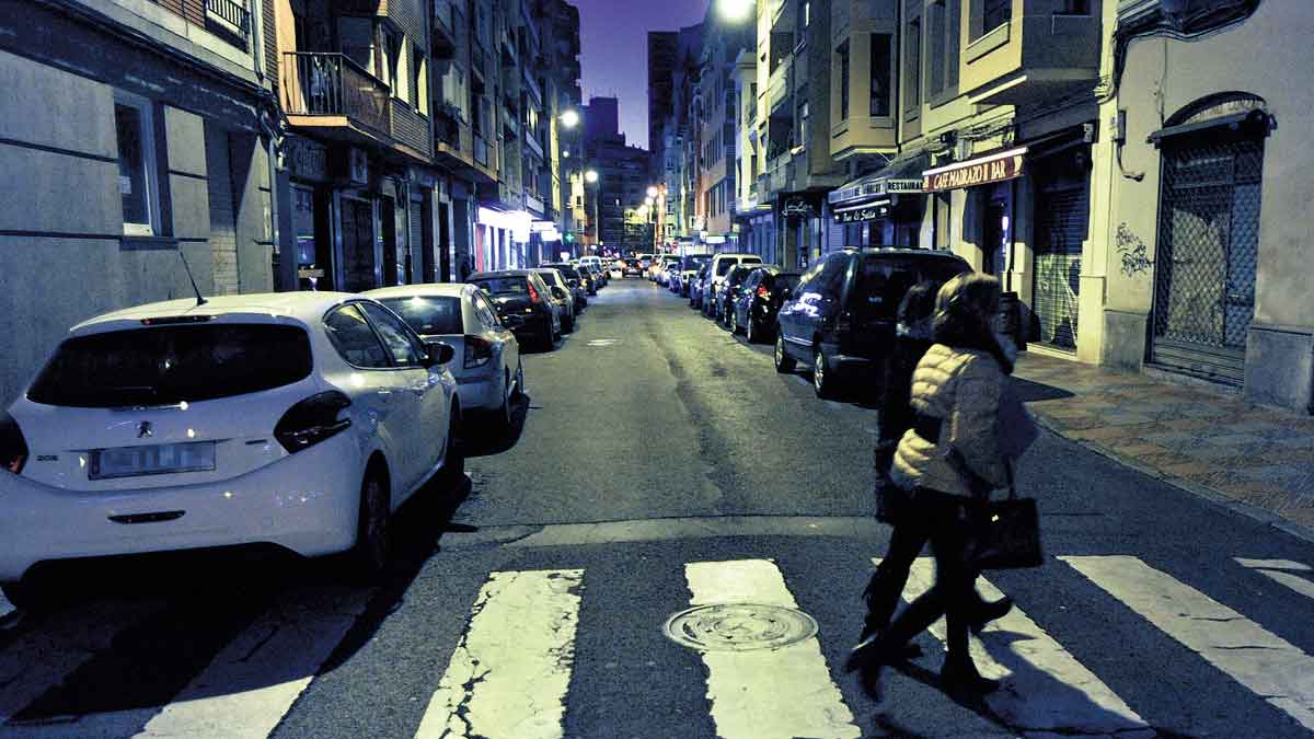 Vista general de la céntrica calle Juan Madrazo. | DANIEL MARTÍN Vista general de la céntrica calle Juan Madrazo. | DANIEL MARTÍN