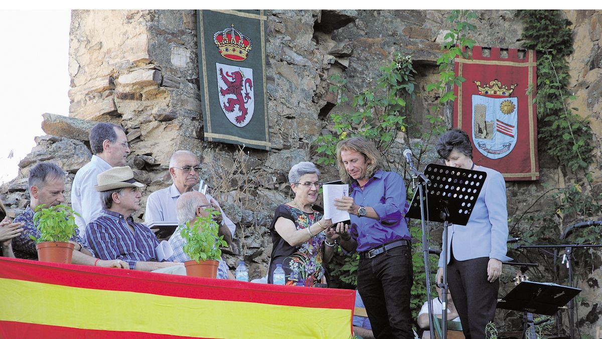 Una edición pasada de 'Poesía para Vencejos'. | ABAJO