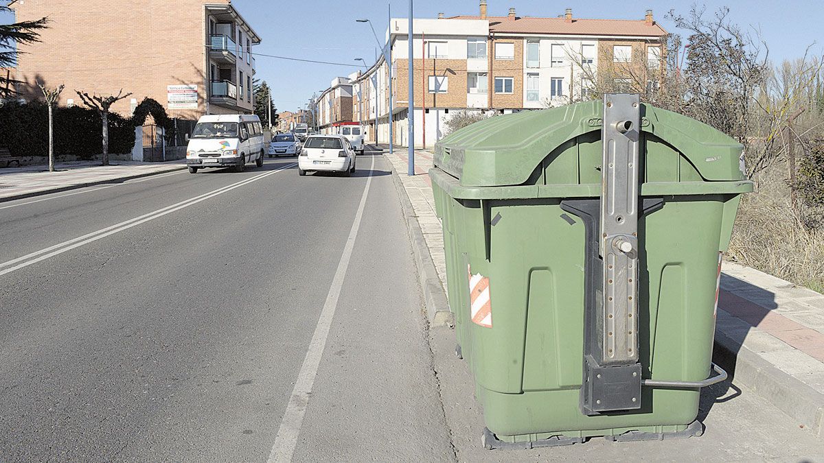 En todo el municipio hay 751 contenedores distribuidos por las 540 calles de San Andrés. | MAURICIO PEÑA