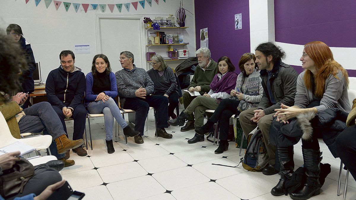 La diputada Ana Marcello rindió cuentas ayer en la sede de Podemos. | M. PEÑA