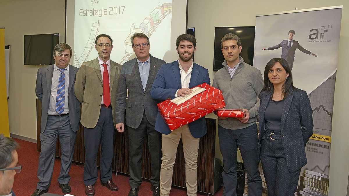 Carlos Rebollar, Miguel Ángel Cercas, Miguel Ángel Sánchez, Miguel Soriano, Víctor García y Natalia Aguirre. | MAURICIO PEÑA Carlos Rebollar, Miguel Ángel Cercas, Miguel Ángel Sánchez, Miguel Soriano, Víctor García y Natalia Aguirre. | MAURICIO PEÑA