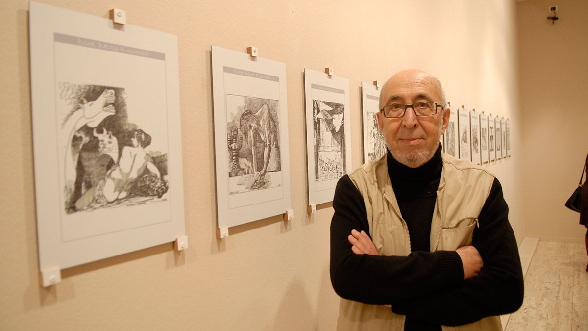 Manuel Jular en una de sus exposiciones. | MAURICIO PEÑA Manuel Jular en una de sus exposiciones. | MAURICIO PEÑA