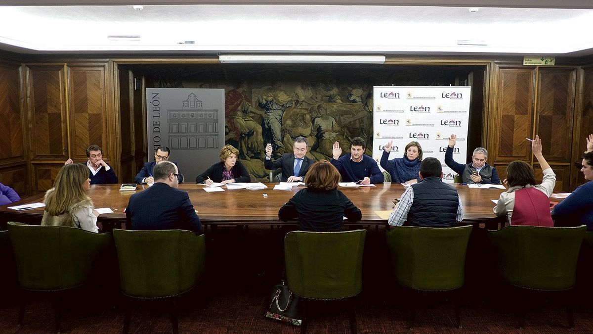 Un instante de la asamblea de la mancomunidad de Serfunle. | DANIEL MARTÍN