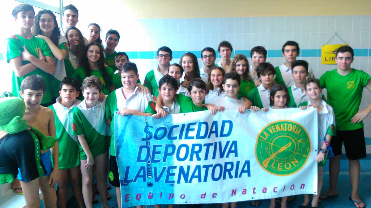 Foto de familia de los componentes del equipo. | L.N.C. Foto de familia de los componentes del equipo. | L.N.C.