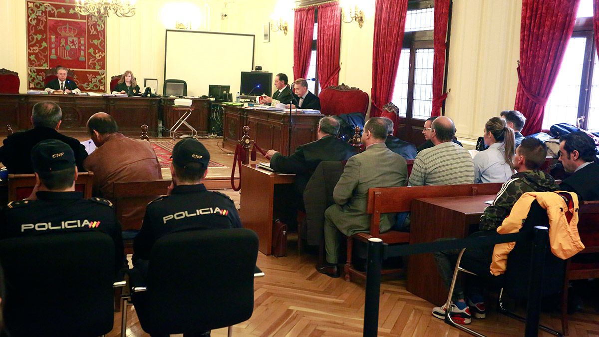 Un momento del juicio por el crimen de Roberto Larralde en la Audiencia Provincial. | ICAL