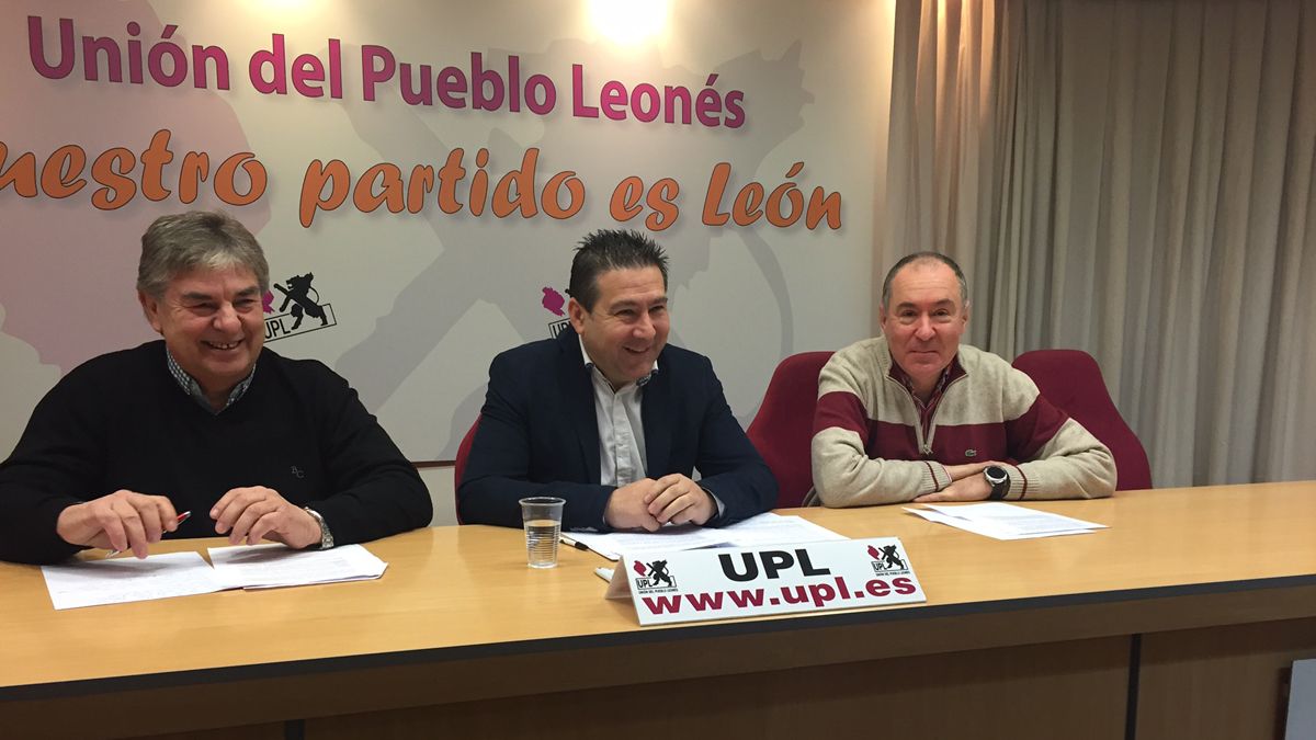 Fulgencio Bandera, Luis Mariano Santos y Eduardo López Sendino. L.N.C.