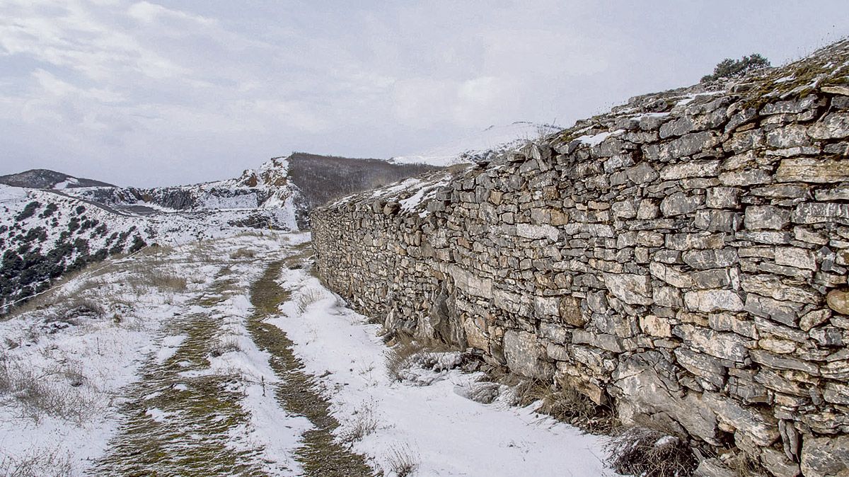 En la fotografía pueden apreciarse las murallas de esta fortificación. | VICENTE GARCÍA