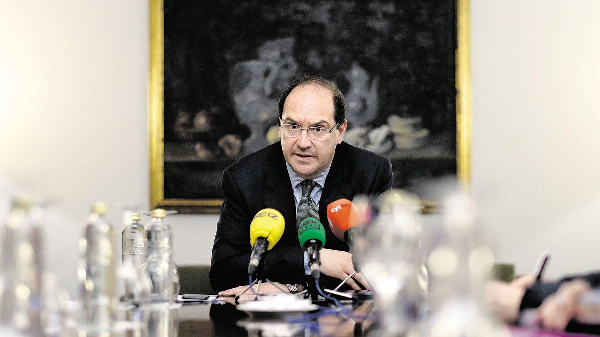 El director general de Vitaldent, Javier Martín, este martes en el Parador de San Marcos. | DANIEL MARTÍN El director general de Vitaldent, Javier Martín, este martes en el Parador de San Marcos. | DANIEL MARTÍN