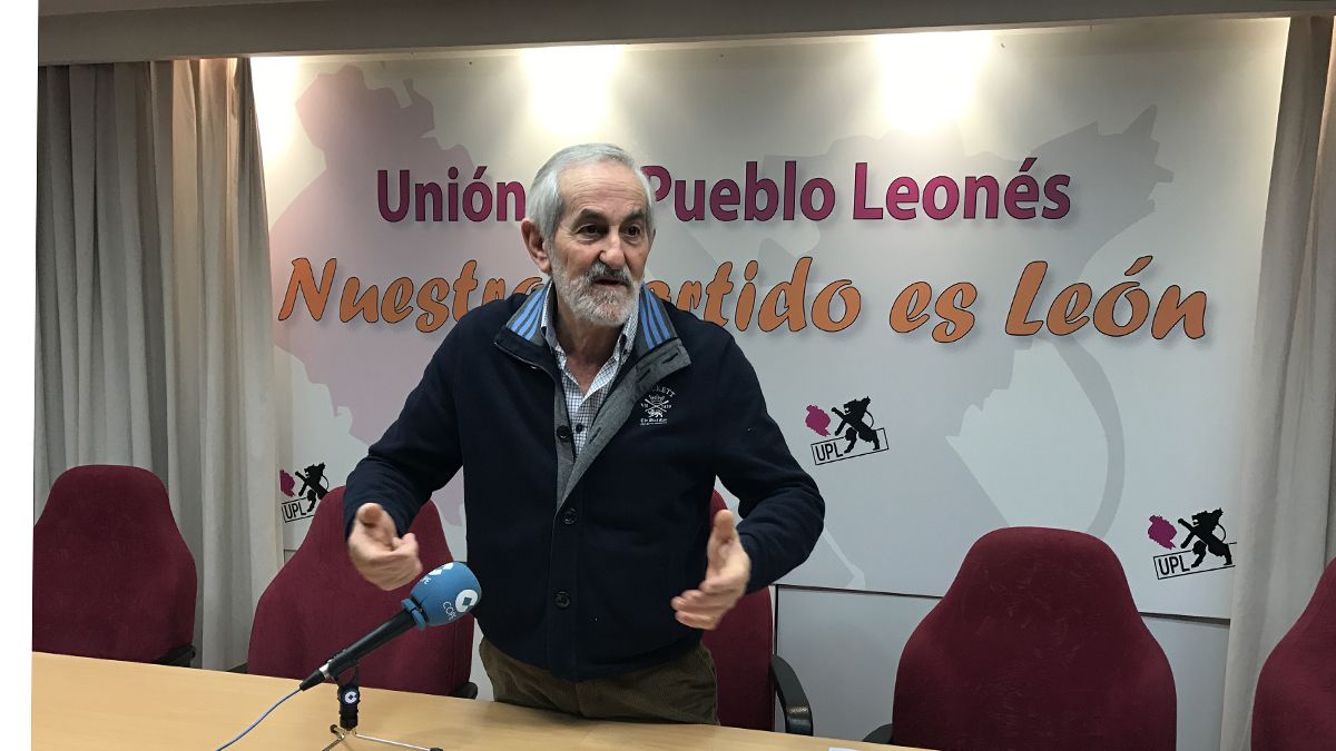 El diputado Matías Llorente (UPL), ayer en la sede del partido. | S.M.