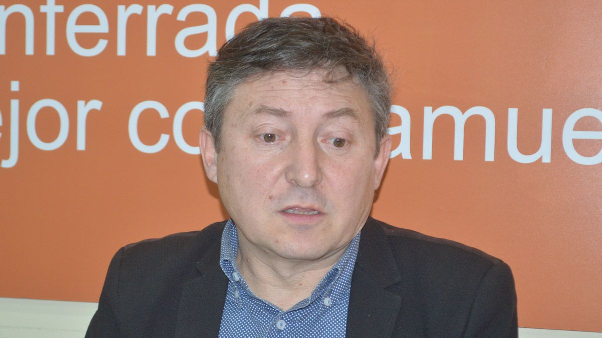 Samuel Folgueral en rueda de prensa. | L.N.C.