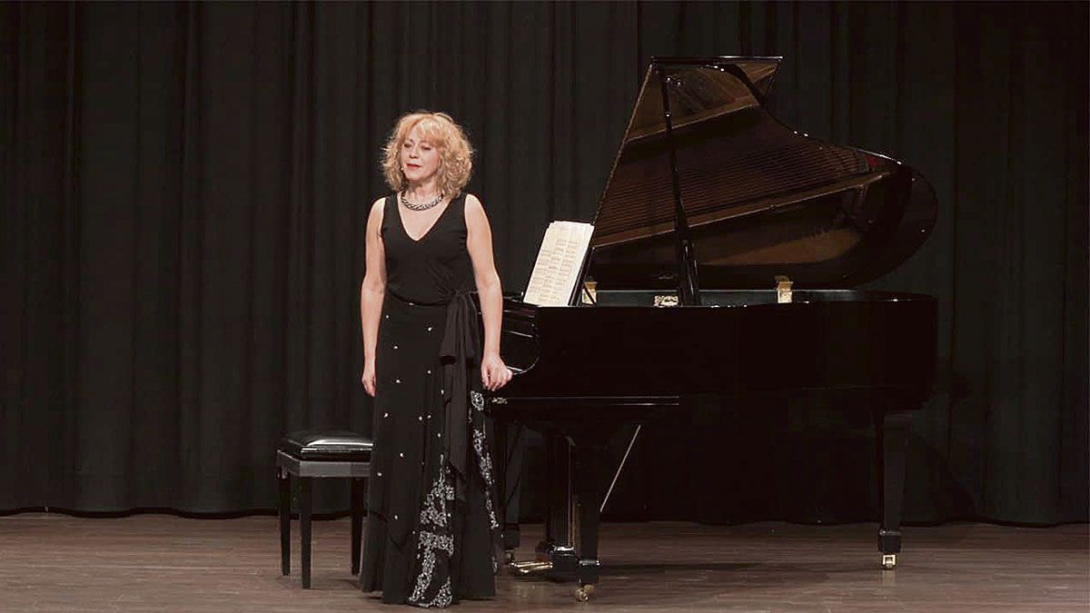 La pianista Belén Ordóñez, que ya le ha dedicado un disco a Barja, ofrecerá un breve recital.