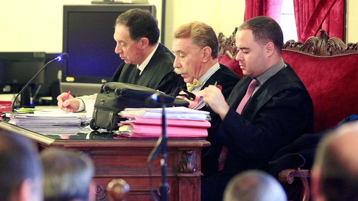 Inicio de las conclusiones definitivas tras las declaraciones de testigos y peritos en el juicio por la muerte del boxeador leonés Roberto Larralde. | ICAL