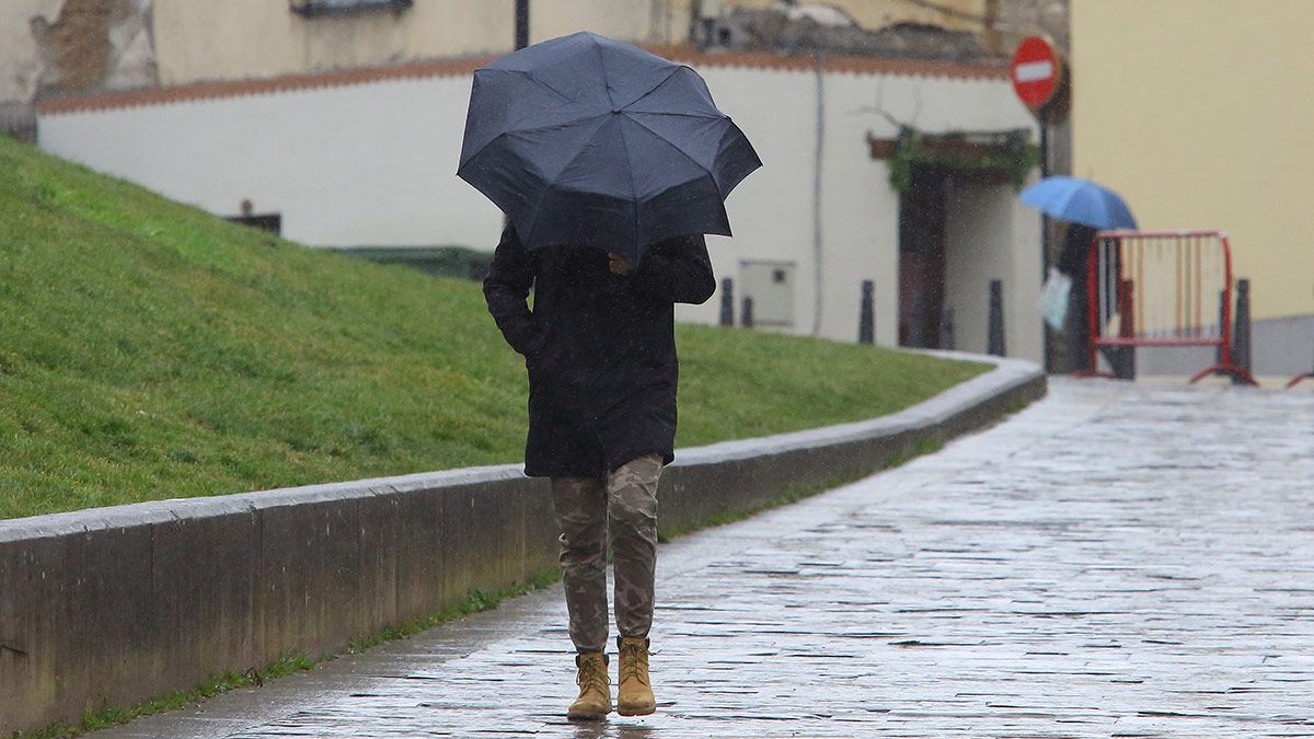 Imagen de archivo de temporal de lluvia y viento en Ponferrada. | ICAL