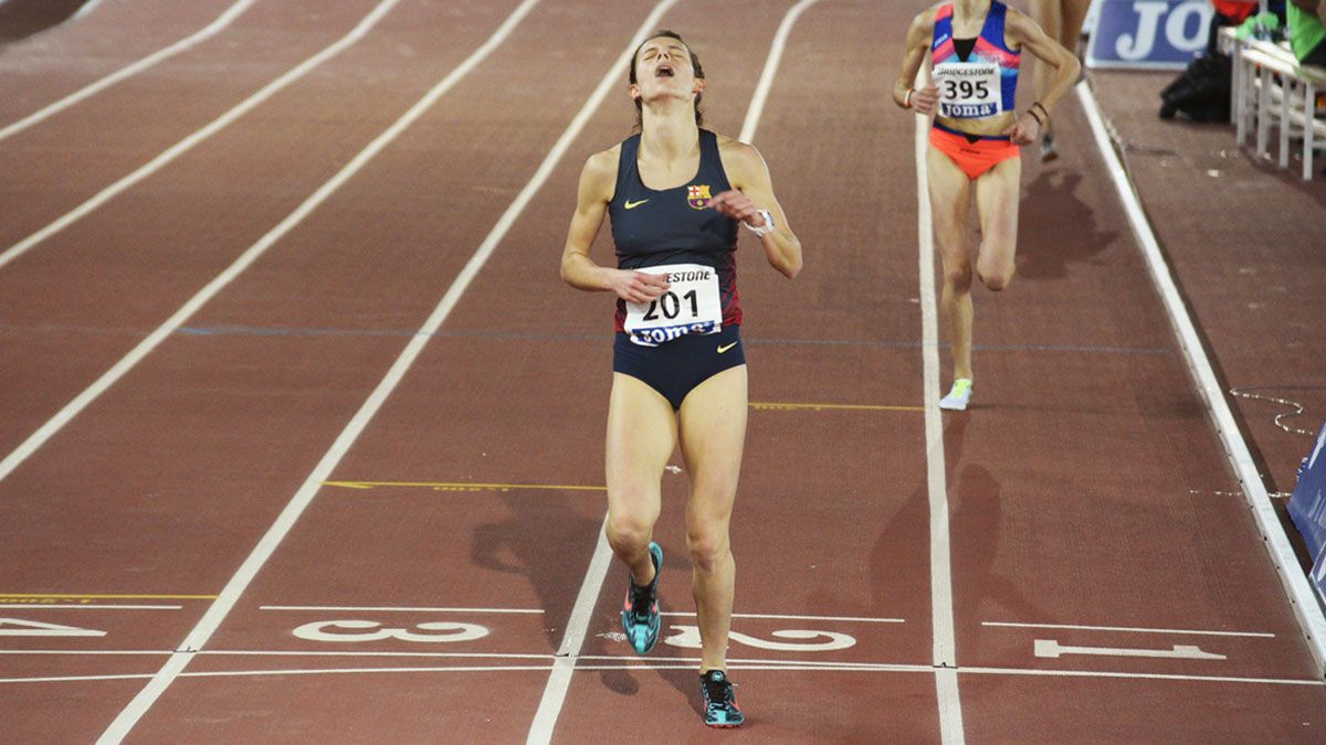Blanca Fernández, tras proclamarse campeona de España. | PABLO DE LA PEÑA