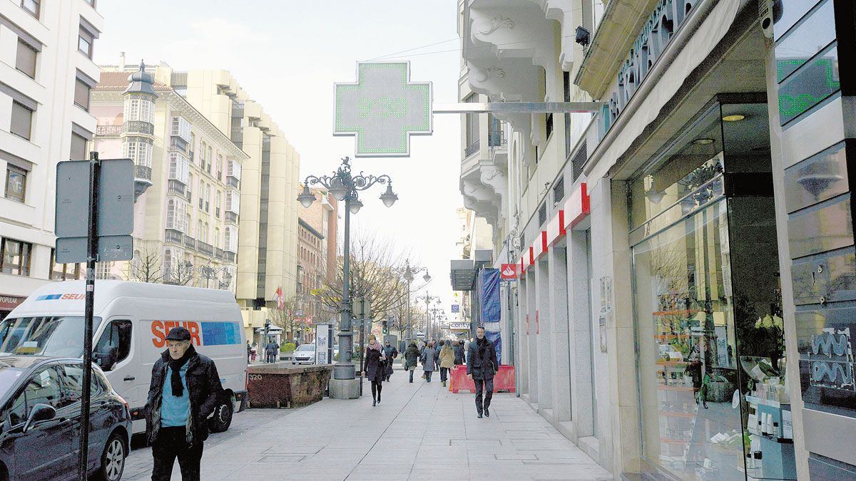La provincia de León cuenta con 18 farmacias centinela del centenar que hay en la comunidad. | MAURICIO PEÑA La provincia de León cuenta con 18 farmacias centinela del centenar que hay en la comunidad. | MAURICIO PEÑA