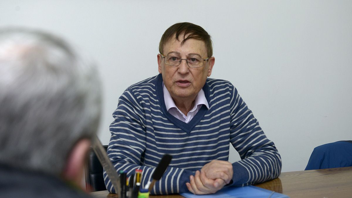 El valderense Santiago Trancón, uno de los fundadores del partido CINc, este viernes en la presentación en León.| MAURICIO PEÑA