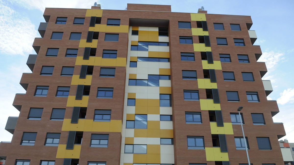 El PSOE echa en cara a Silván que en León no se ha invertido en rehabilitación de vivienda "como en Valladolid".