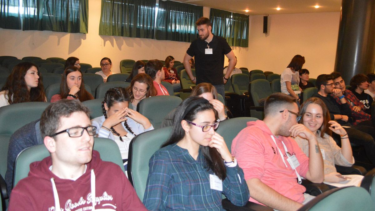 Los alumnos recibieron un diploma y unos obsequios al terminar la prueba.| M.I.