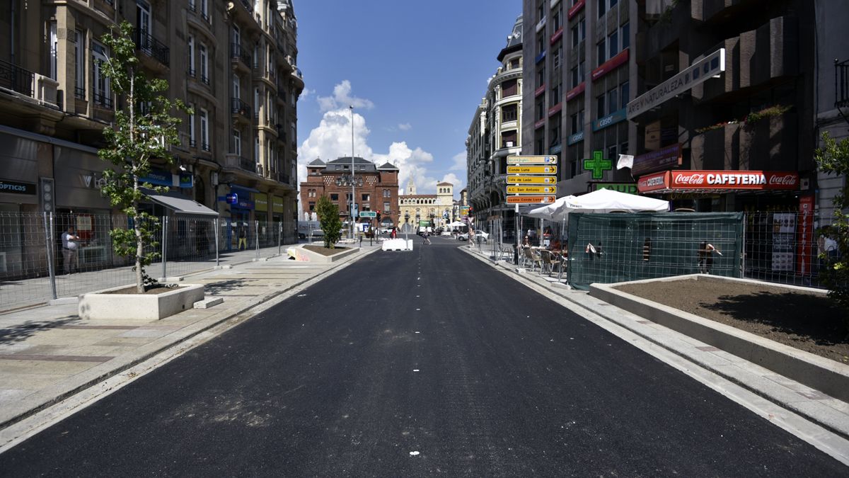 Imagen e la sede central del Ayuntamiento de León ubicada en Ordoño. | MAURICIO PEÑA