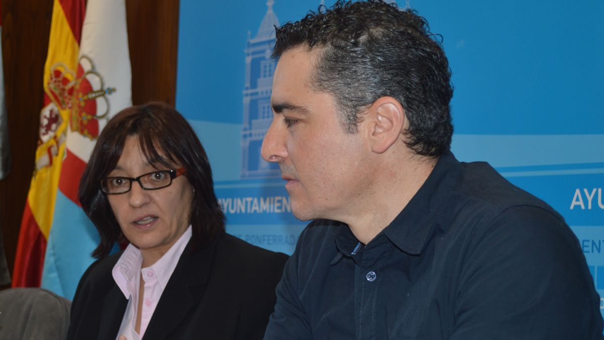 Los concejales de Hacienda y Medio Ambiente dando cuenta de la situación del contrato de limpieza. | M.I.