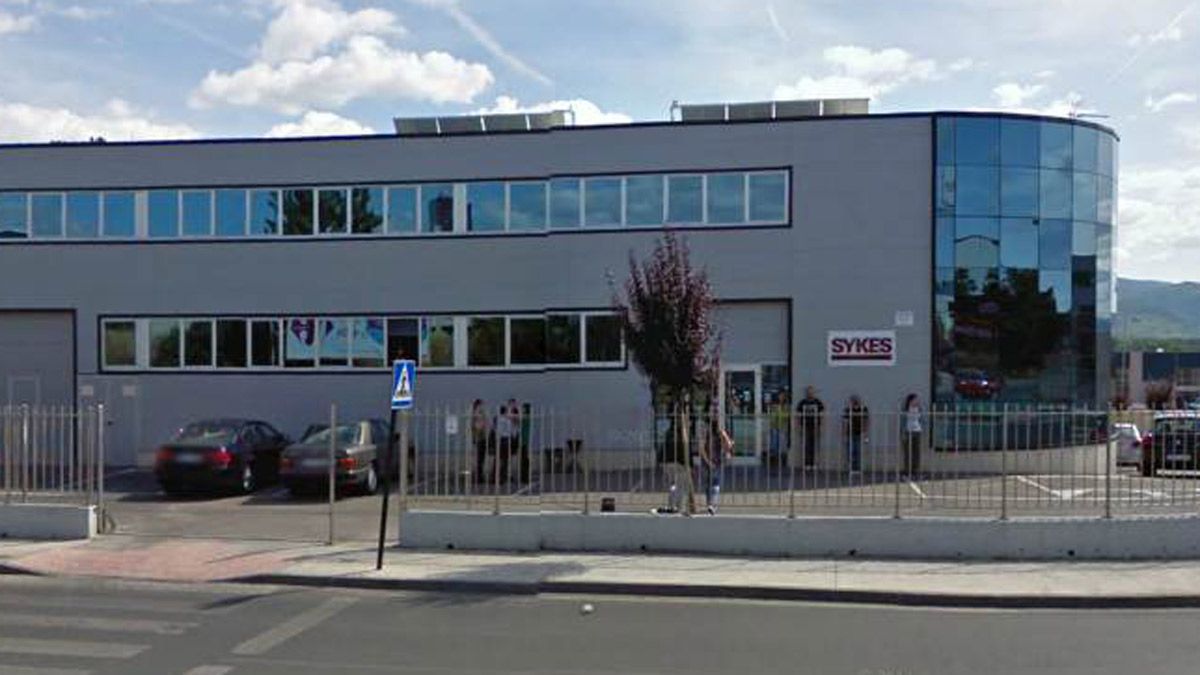 Fachada del edificio de Teleperformance en Ponferrada. Fachada del edificio de Teleperformance en Ponferrada.