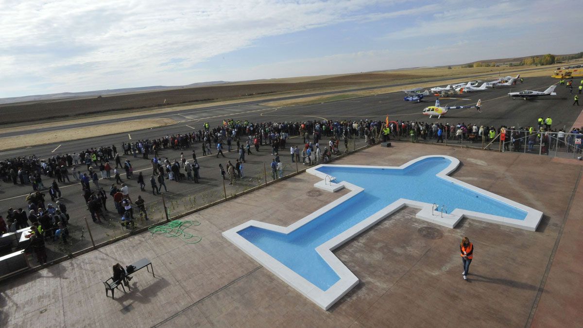 Aspecto que presentaba el aeródromo de Los Oteros durante su inauguración. | DANIEL MARTÍN