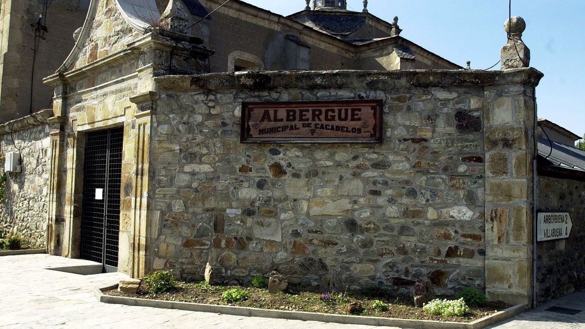 Imagen de archivo del albergue de Cacabelos | CÉSAR SÁNCHEZ (ICAL)