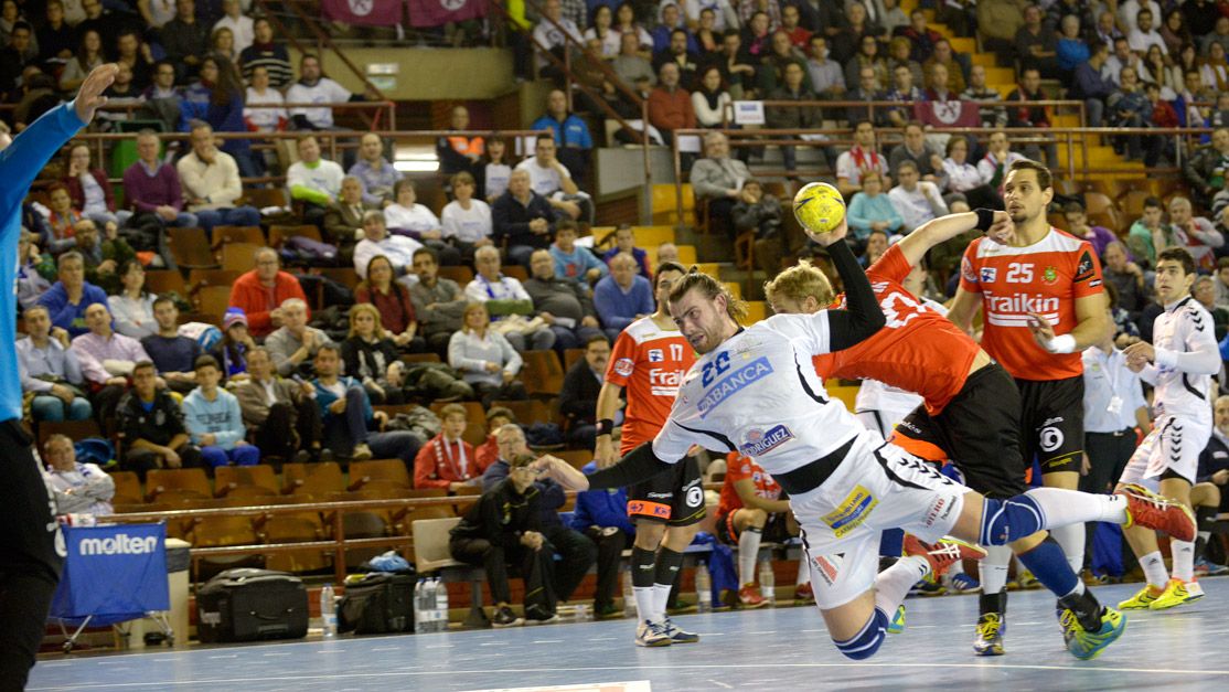 El Ademar no consiguió el pase para la final de 'su' Copa Asobal. | MAURICIO PEÑA