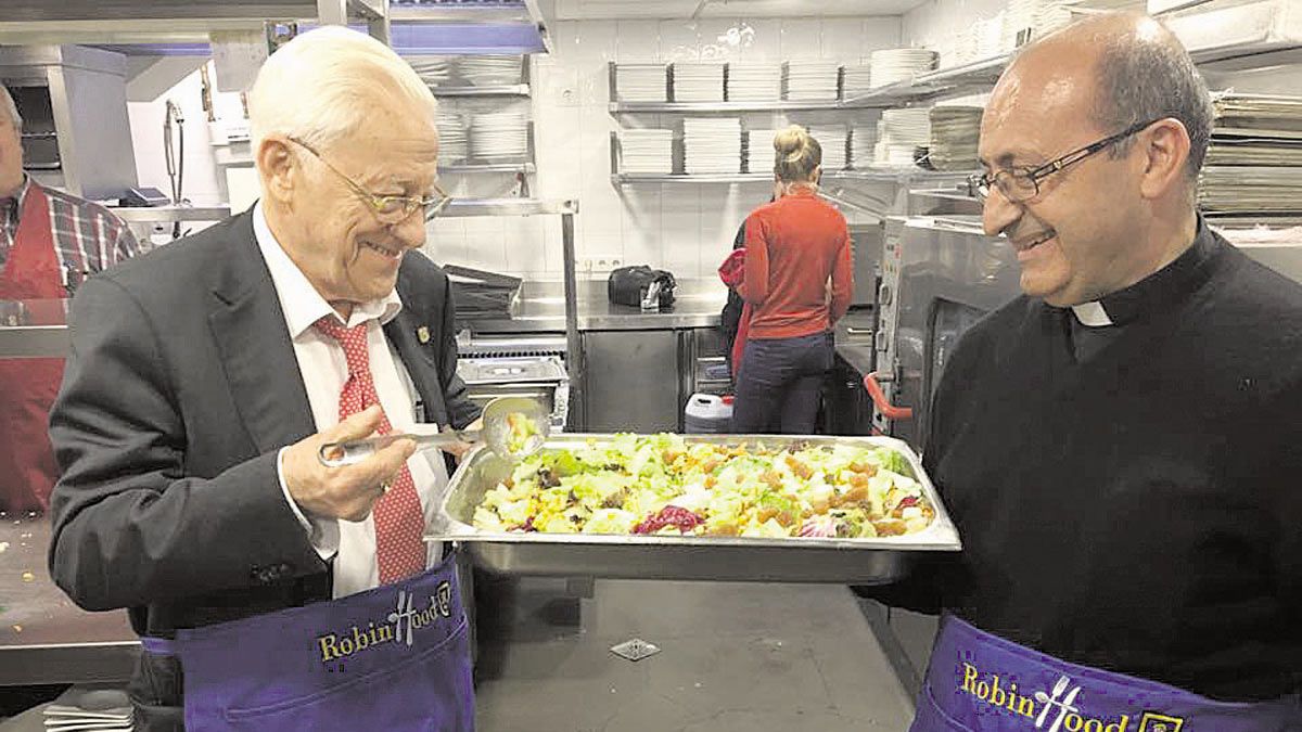 El Padre Ángel es el alma del proyecto de restaurantes Robin Hood.