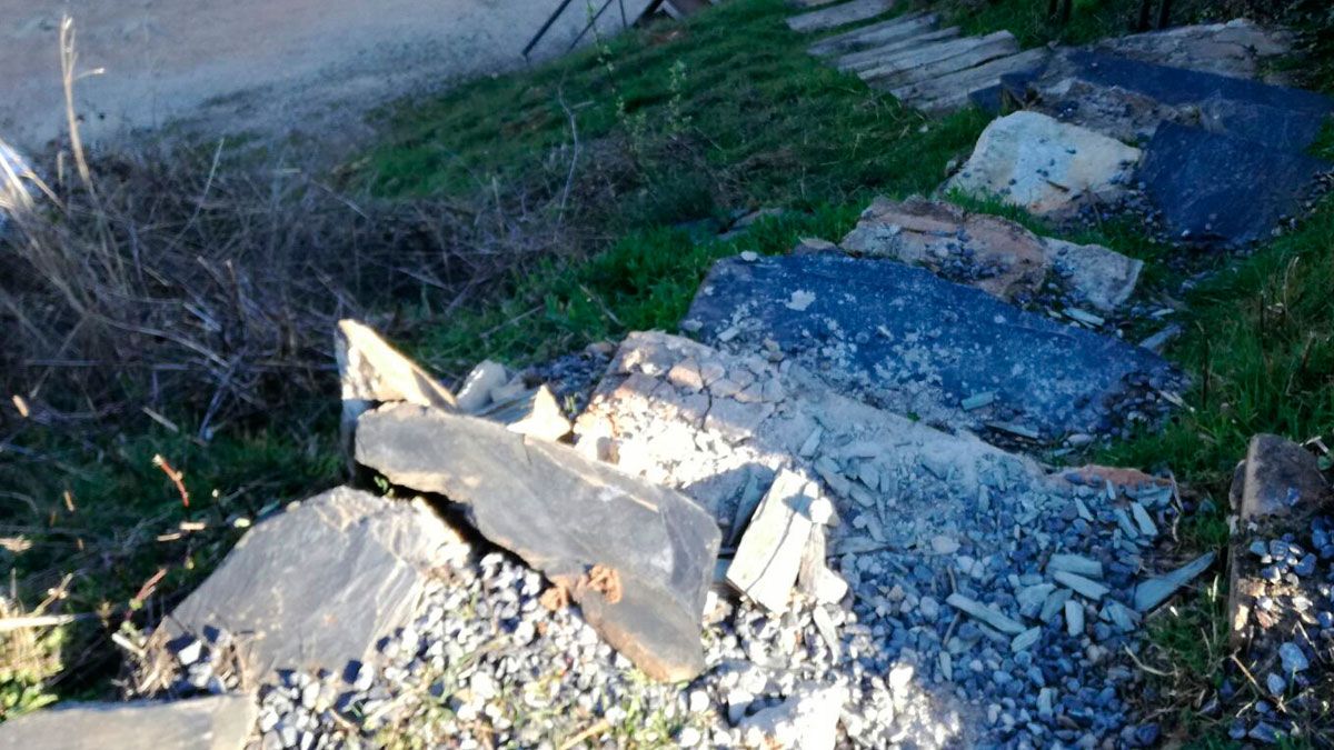 Las escaleras de acceso a la parte alta están rotas. | N.G.S.