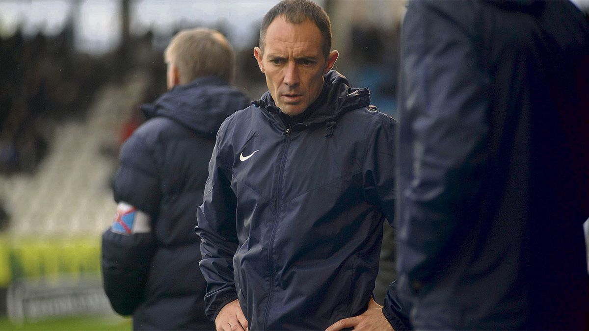 Munitis, durante un encuentro en El Toralín, ya no es el técnico de la Ponferradina. | DANIEL MARTIN