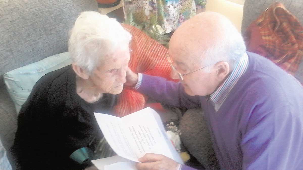 Celebró su cien cumpleaños rodeada de su familia en la residencia. | L.N.C.