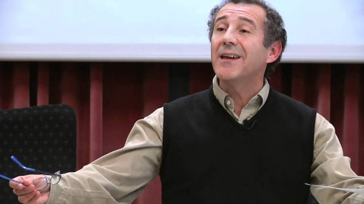 El educador José María Toro, en una de sus conferencias. | L.N.C.