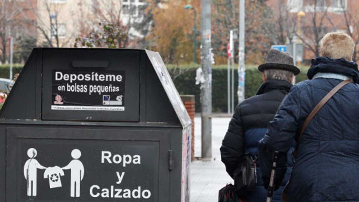 La ropa y calzado depositado en los contendores durante 2016 fue mayor que la de los últimos años. | ICAL