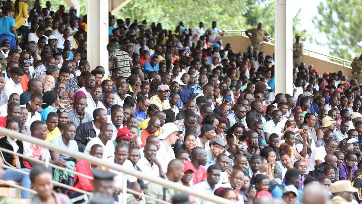 El público ugandés abarrotó el circuito. | IAAF El público ugandés abarrotó el circuito. | IAAF