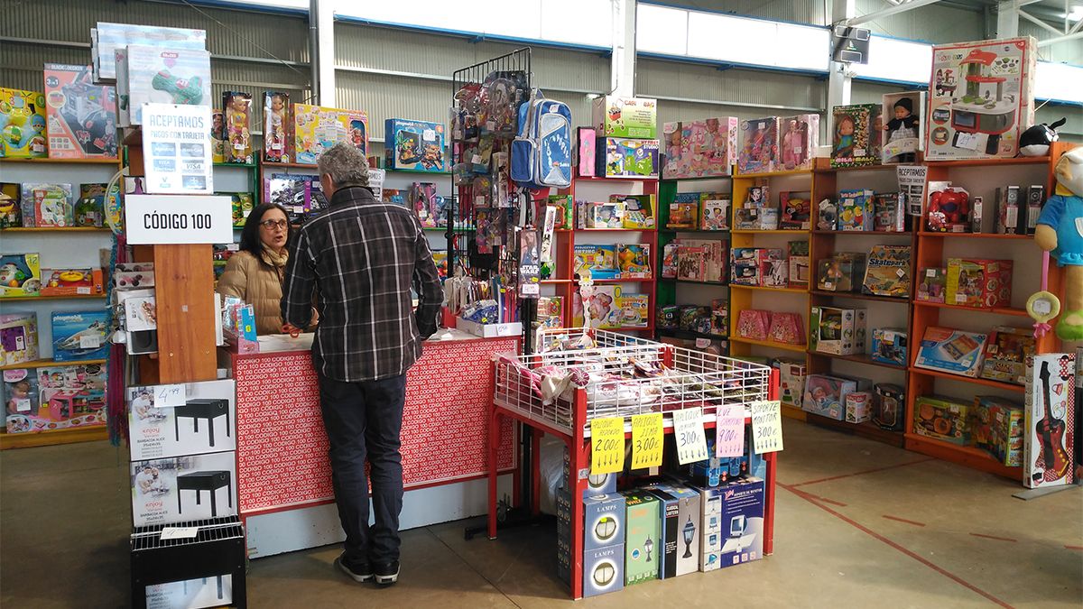 Los stands ofrecen artículos de diferentes sectores. | P.F.