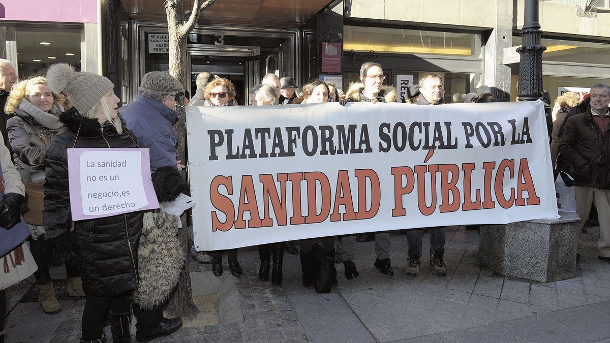 La última concentración en defensa de la sanidad pública tuvo lugar el pasado 19 de enero. | MAURICIO PEÑA