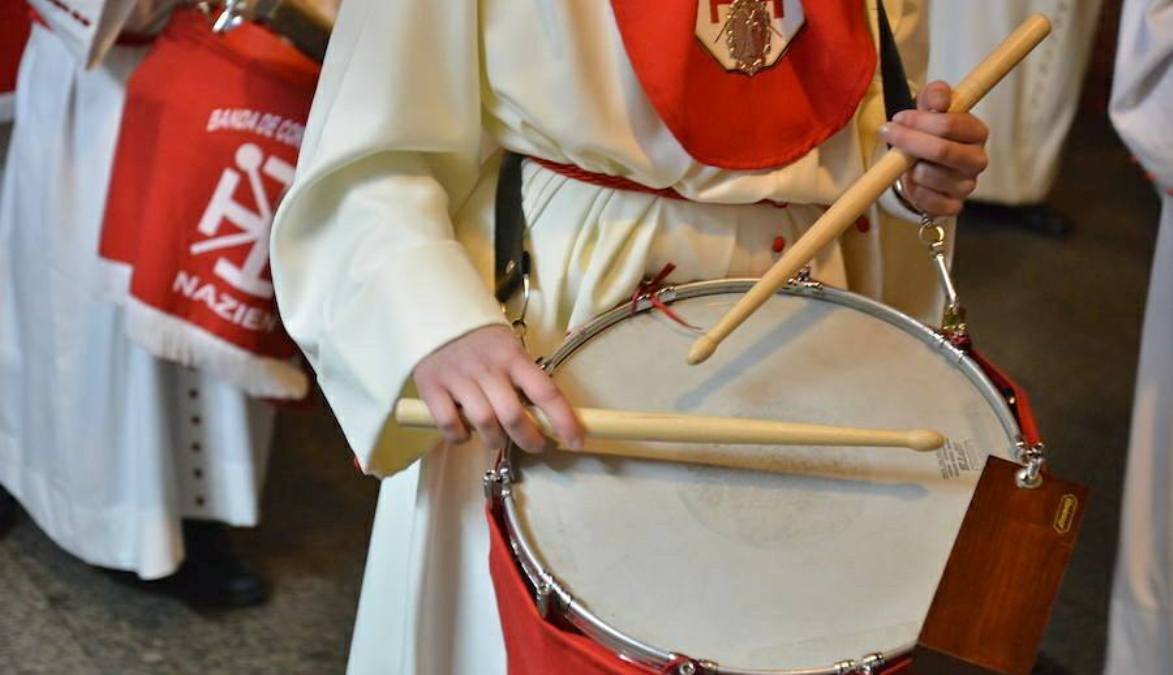 La banda Nazién lleva años poniendo la música a la Semana Santa de Ponferrada. :: NAZIÉN La banda Nazién lleva años poniendo la música a la Semana Santa de Ponferrada. :: NAZIÉN