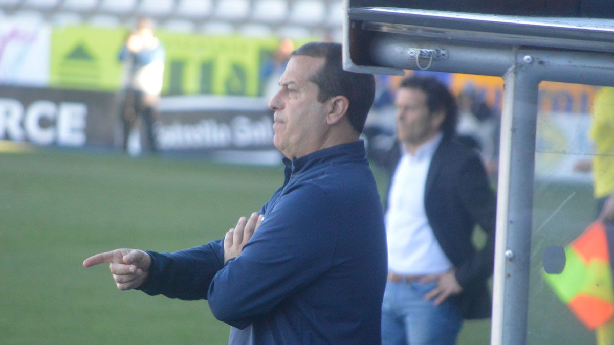 El entrenador de la Deportiva, Miguel Ángel Álvarez Tomé. | A. CARDENAL