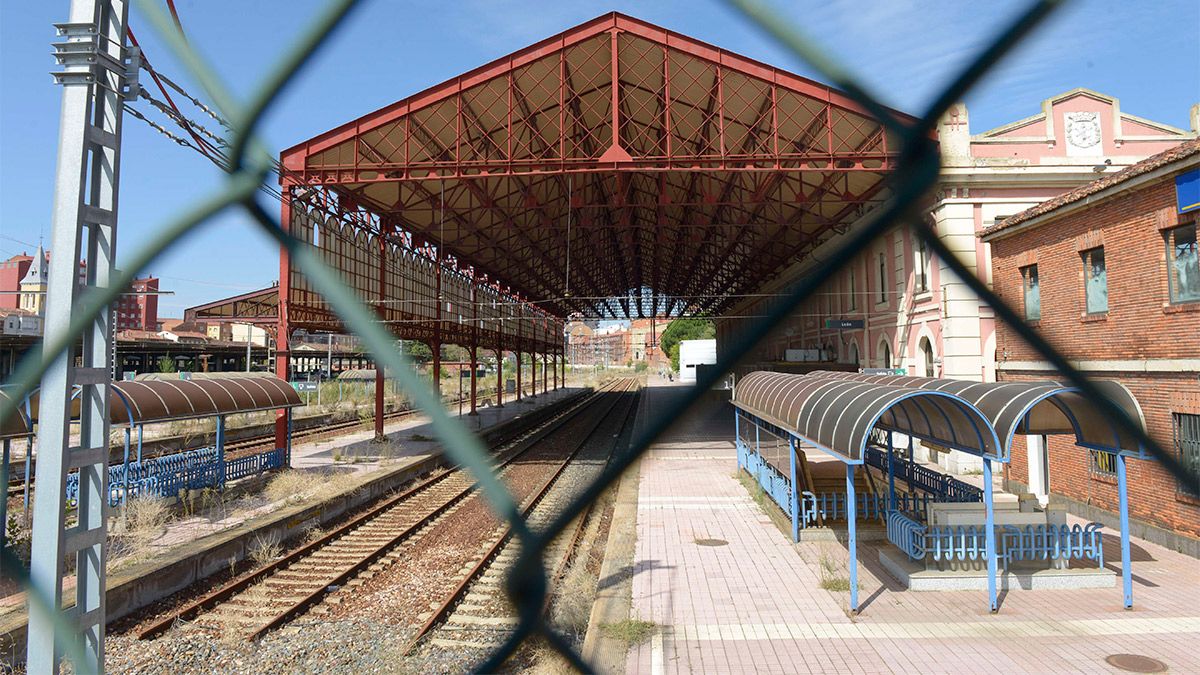 Imagen de la antigua estación, que conservará su marquesina. | MAURICIO PEÑA