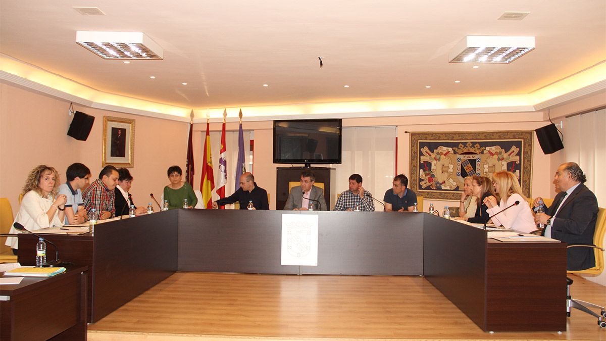 Un momento del pleno celebrado este martes en Valencia de Don Juan. | L.N.C.