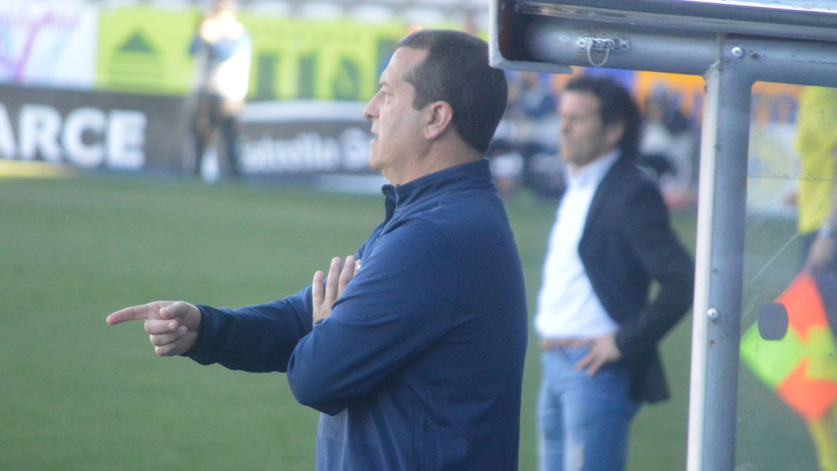 Tomé durante un partido en El Toralín. | A. CARDENAL Tomé durante un partido en El Toralín. | A. CARDENAL