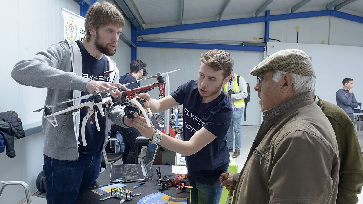 La de este sábado fue la primera carrera de drones de Castilla y León. | MAURICIO PEÑA
