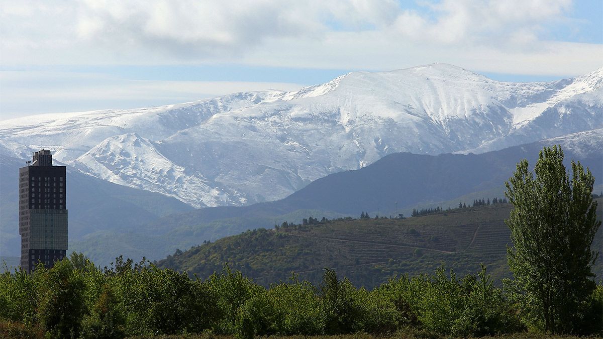 Nieve en la Tebaida berciana este lunes. | ICAL