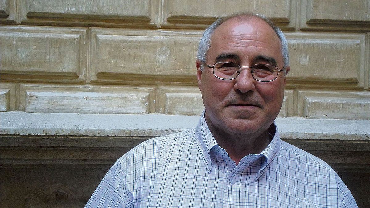 El poeta y escritor salmantino José Luis Puerto.