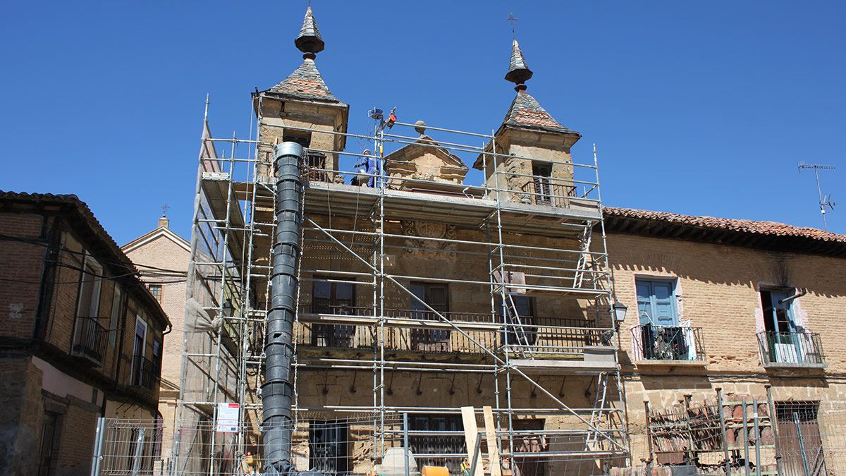 Las obras del antiguo Consistorio de Valderas ya están en marcha. | T.G.