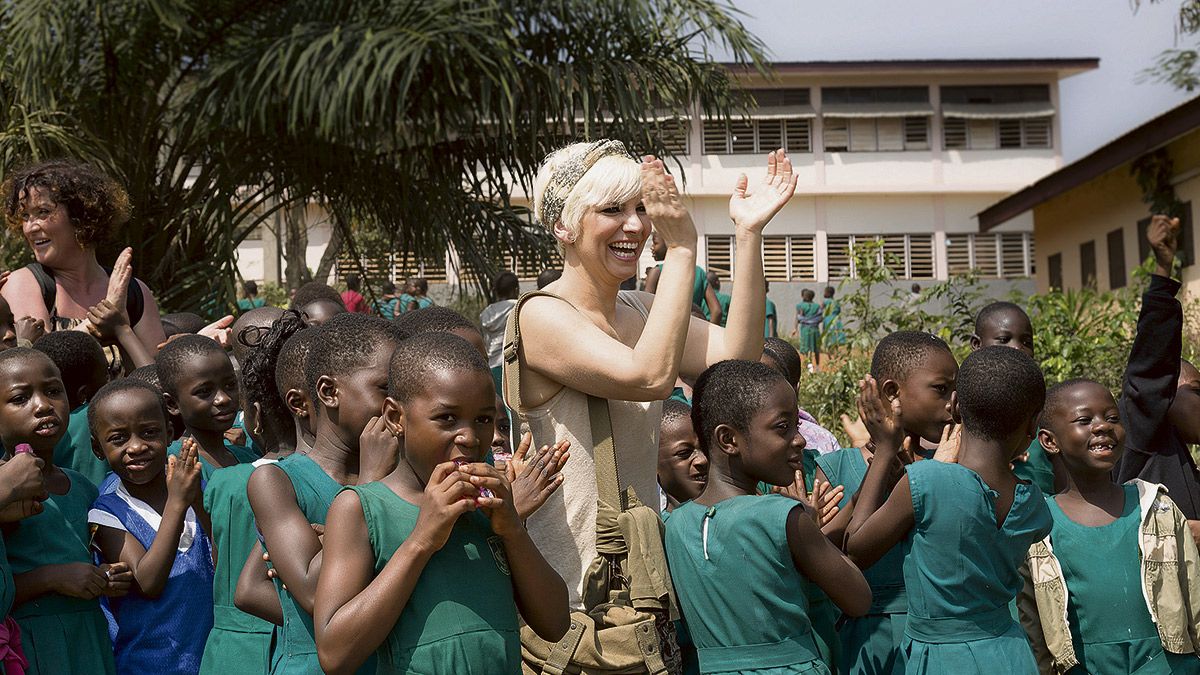 Pasión Vega es una de la más de una veintena de artistas que se han sumado al proyecto solidario de la ONGD SED a beneficio de África.