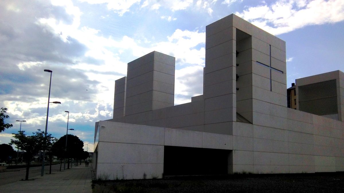 Las cámaras de seguridad externas de la iglesia del Buen Pastor sirvieron para identificar a las menores. | D.M.