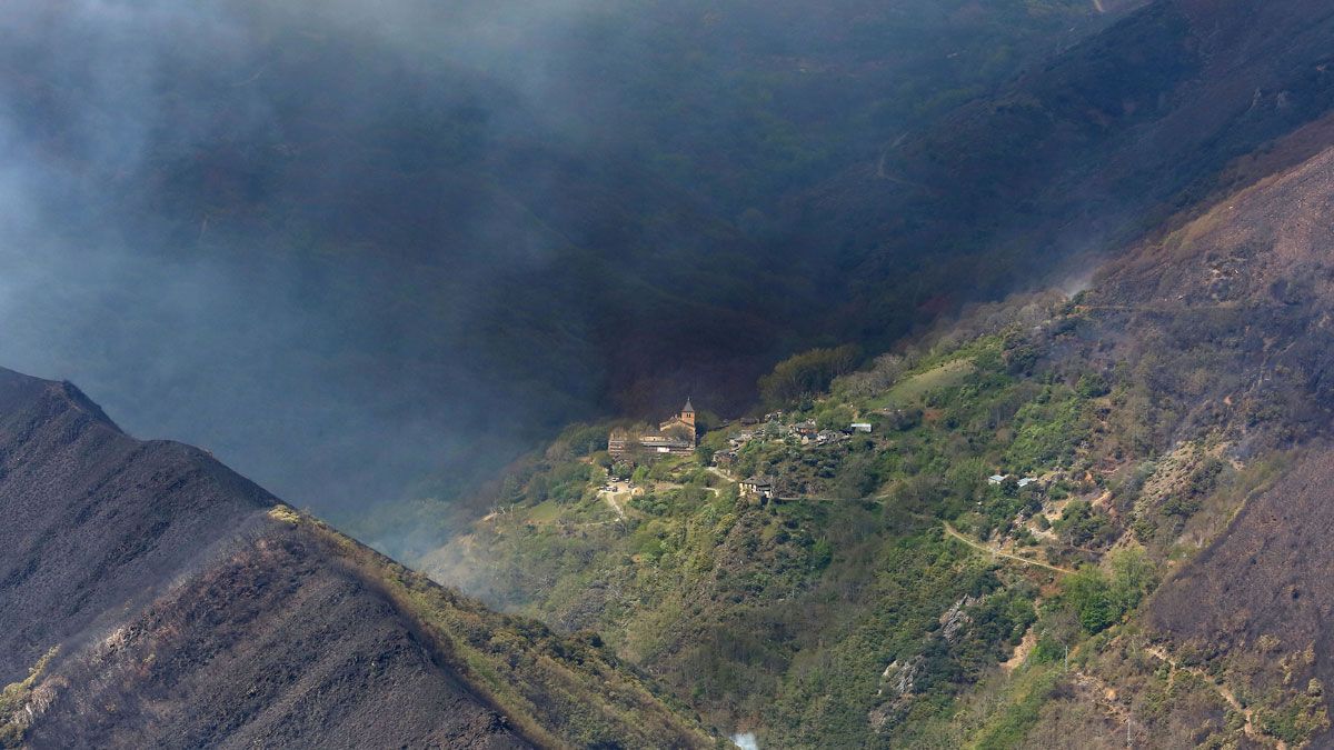 Incendio del pasado mes de abril en la Tebaida. | CÉSAR SÁNCHEZ (ICAL)